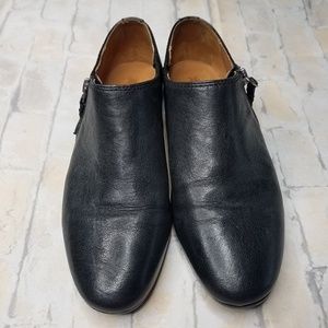 frye terri zip ankle bootie